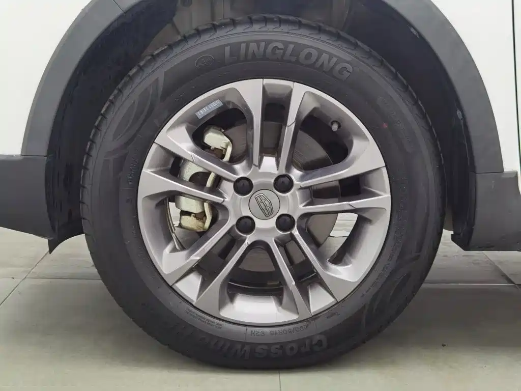 Geely Vision X3 — миниатюра 17