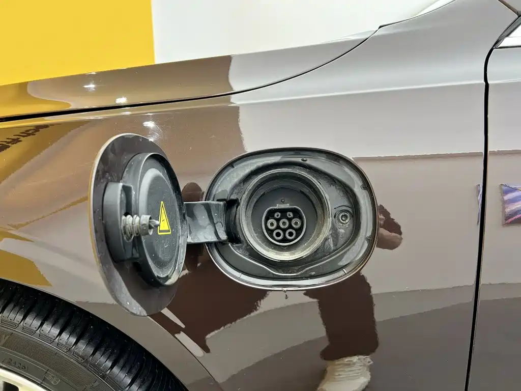 Volvo S90 PHEV — миниатюра 8