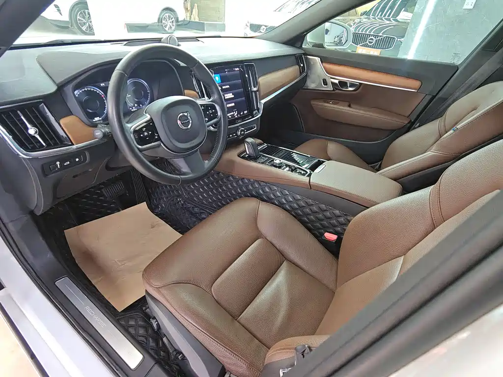 VOLVO S90 PLUG IN HYBRID