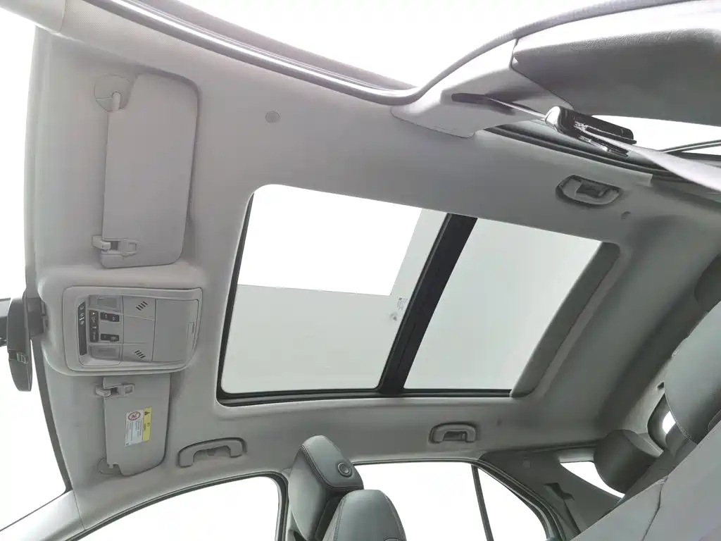 Chevrolet Equinox — миниатюра 14
