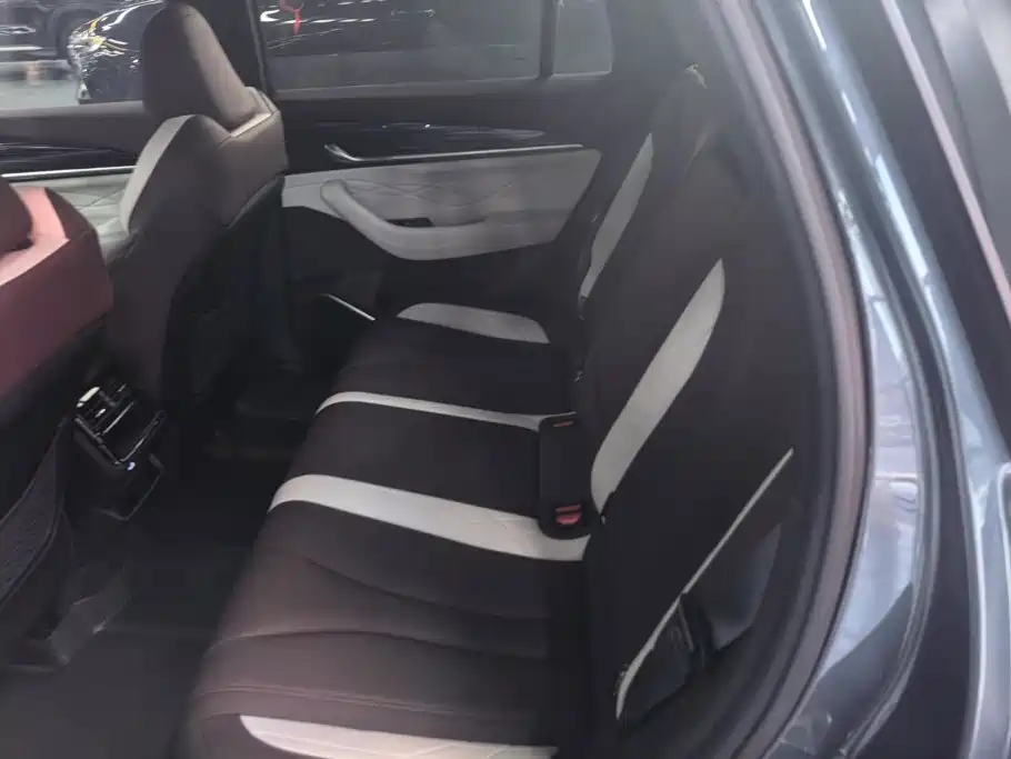 Geely Xingyue L — миниатюра 11
