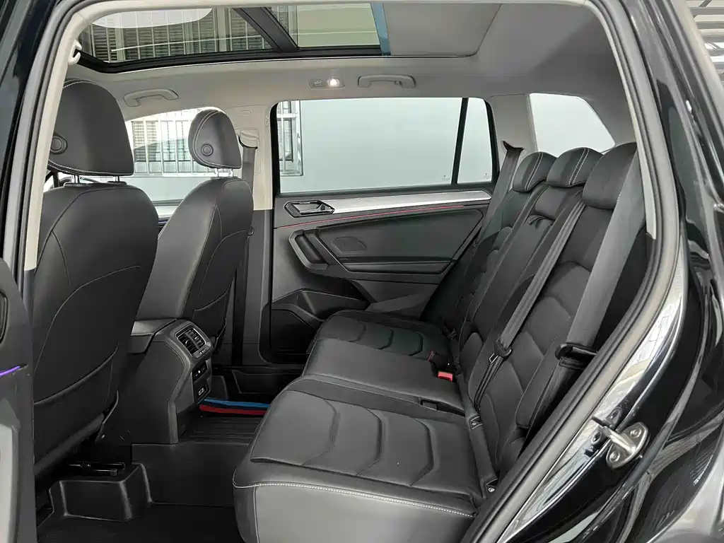 Volkswagen Tiguan L — миниатюра 13