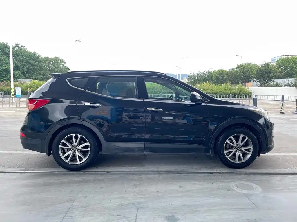 Hyundai Santa Fe — миниатюра 4