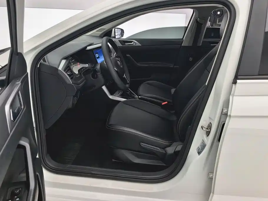 Volkswagen Polo Plus 1.5L Auto Panoramic Joy Edition, фото 9