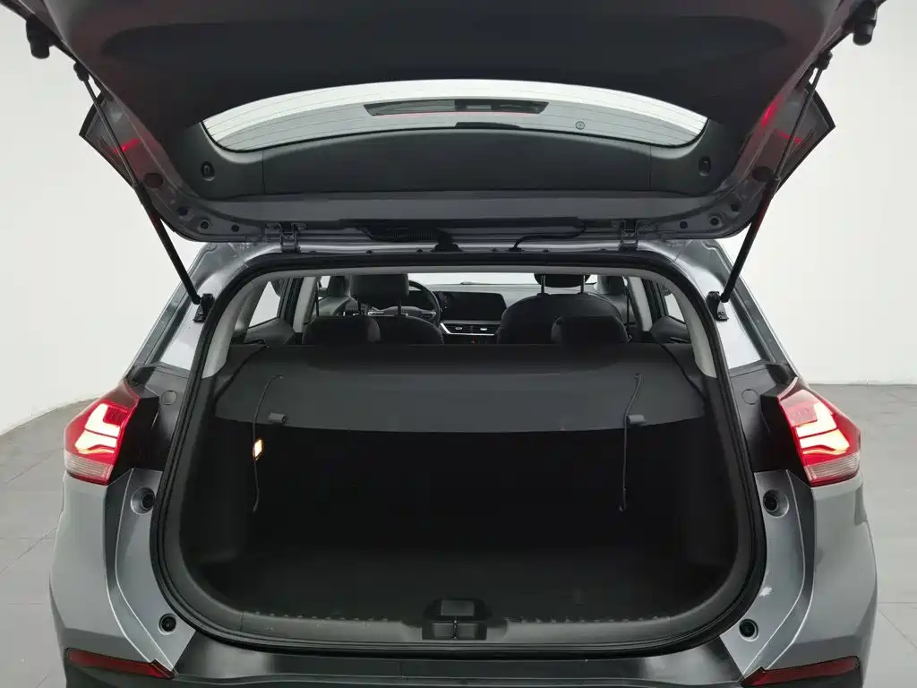 Chevrolet Trax — миниатюра 16