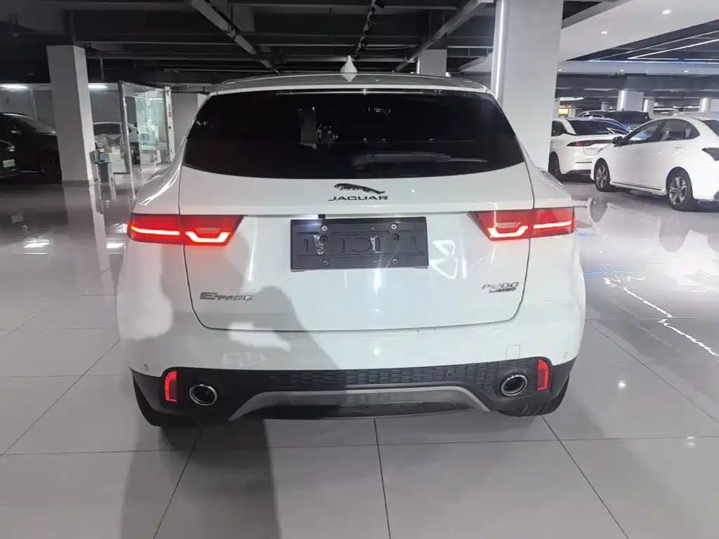 Jaguar E-PACE — миниатюра 6