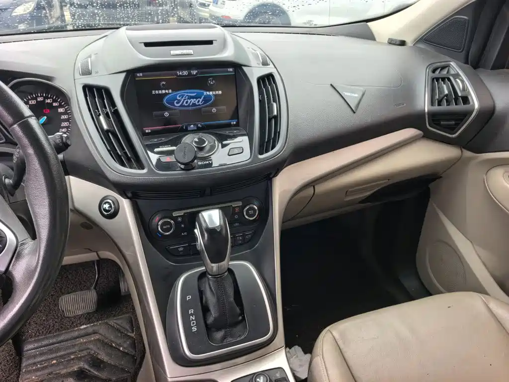Ford Kuga — миниатюра 13