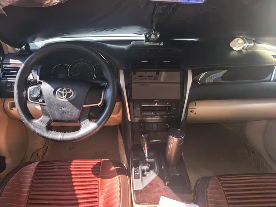 Toyota Camry — миниатюра 12