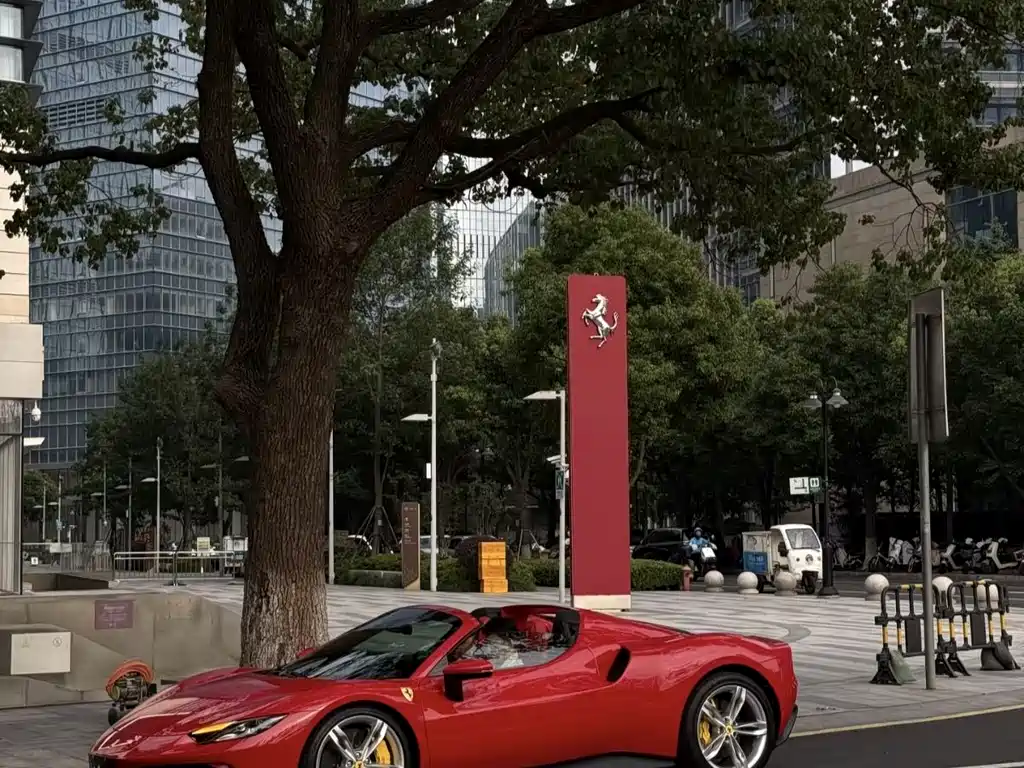 Ferrari 296 2022 3.0T V6 GTS