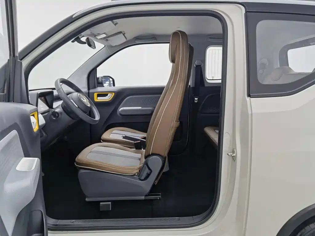 Wuling MINIEV — миниатюра 10