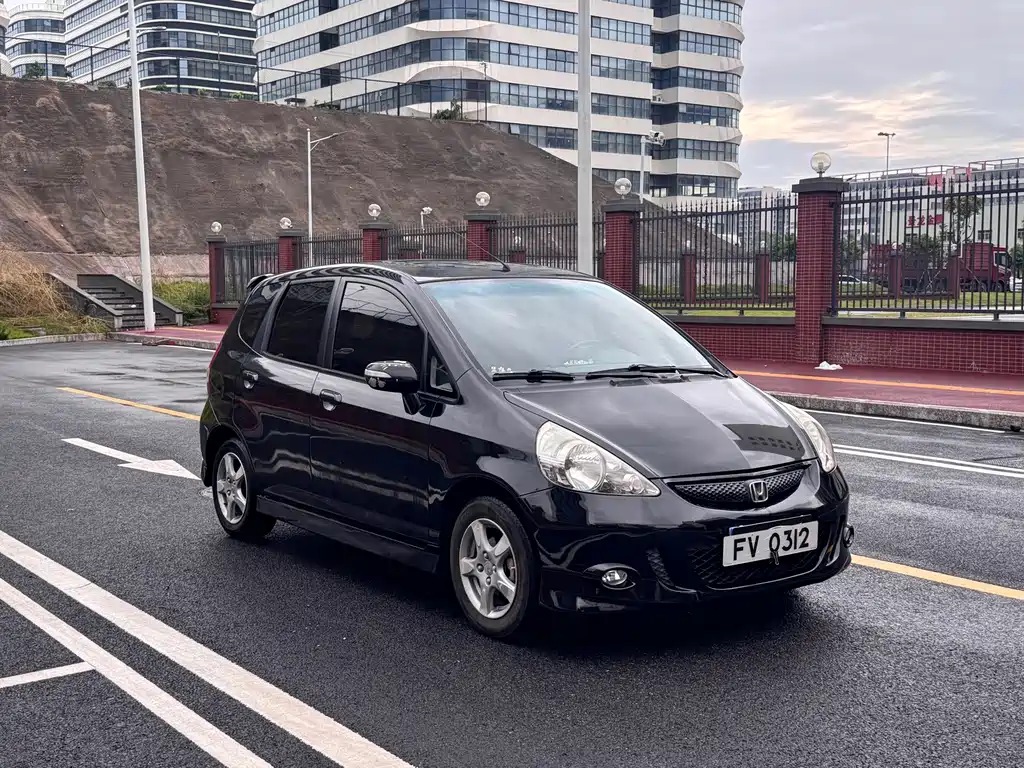 Honda Fit — миниатюра 3
