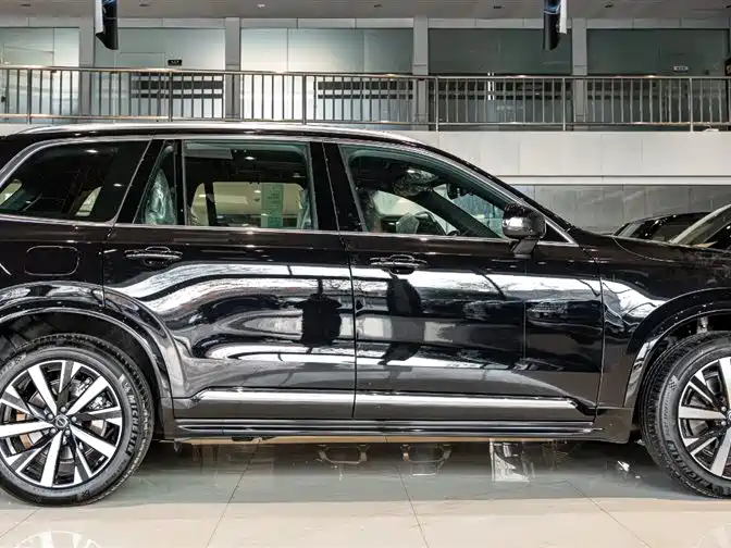 VOLVO XC90 PLUG IN HYBRID