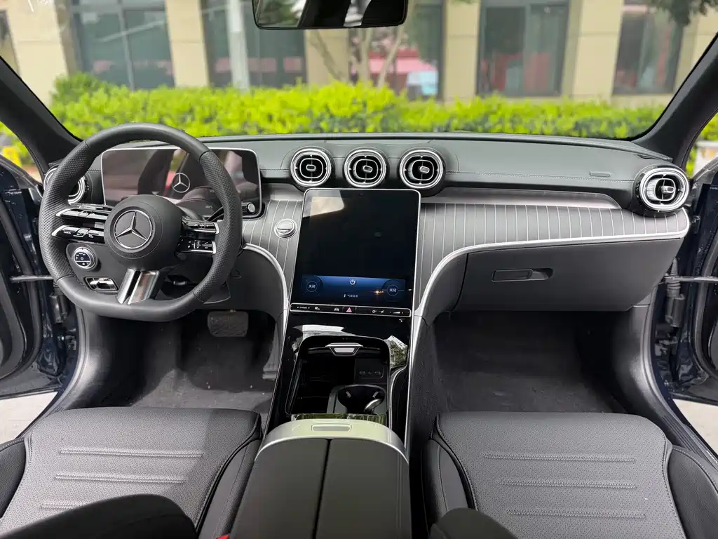 Mercedes-Benz C-Class — миниатюра 5