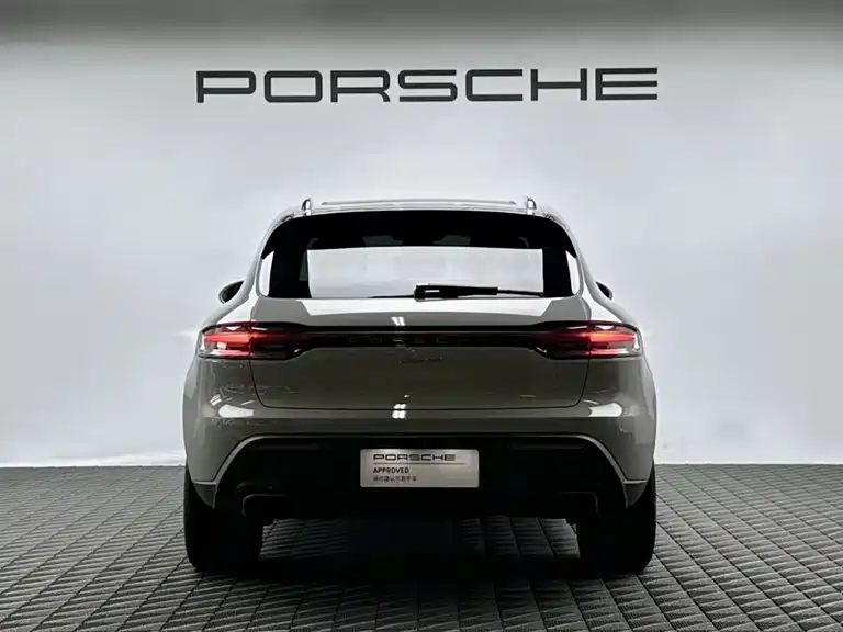 Porsche Macan — миниатюра 5