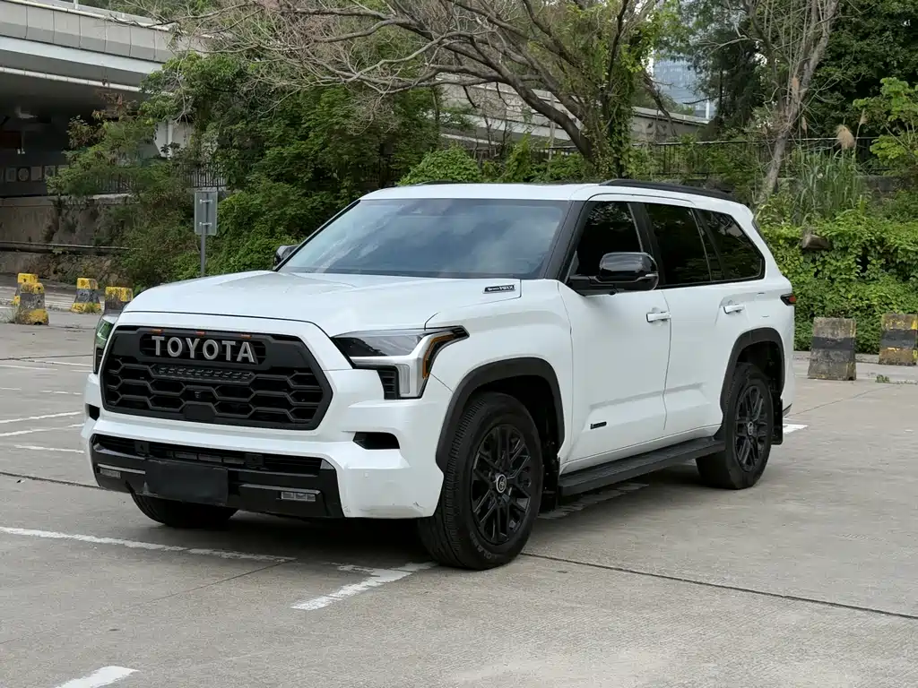 Toyota Sequoia 2024