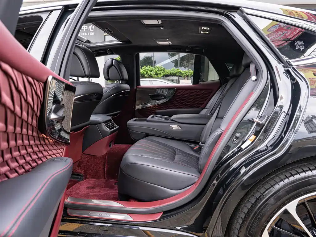 Lexus LS — миниатюра 10