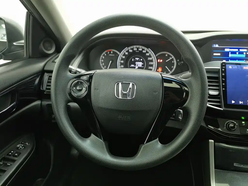 Honda Accord — миниатюра 11