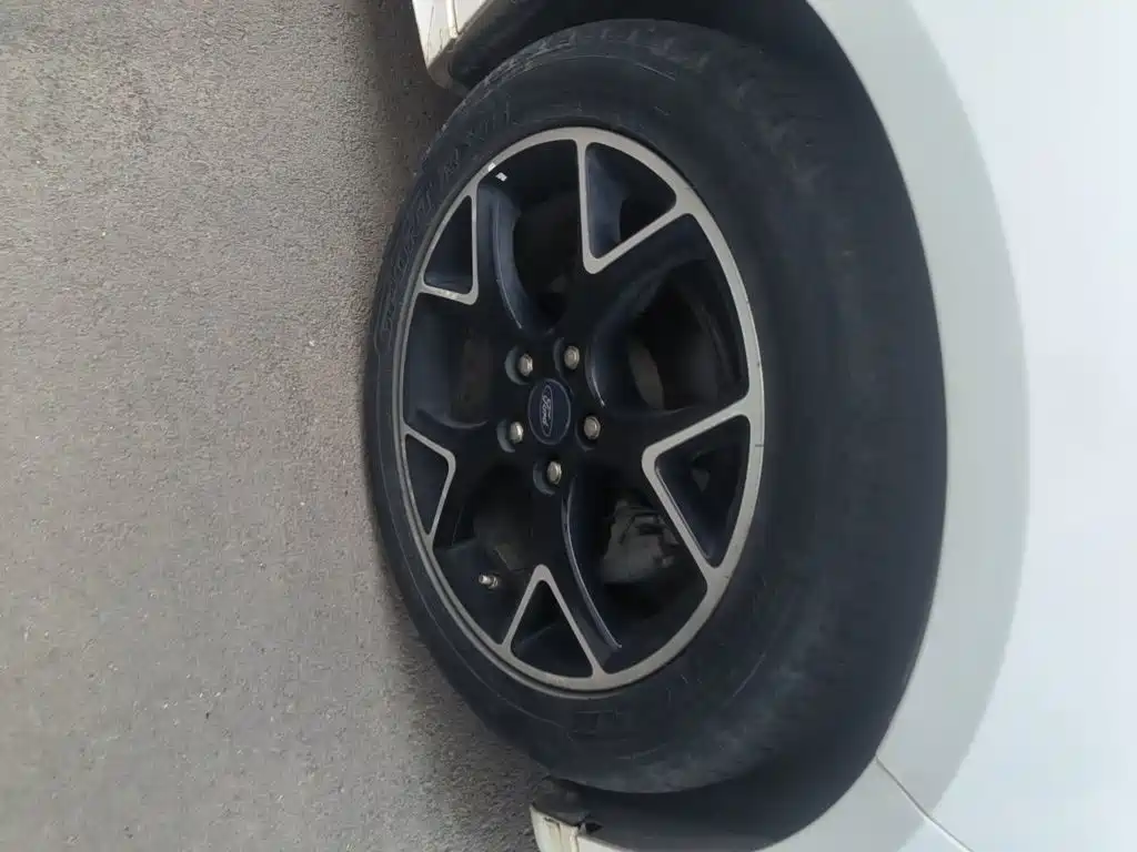 Ford Focus — миниатюра 8