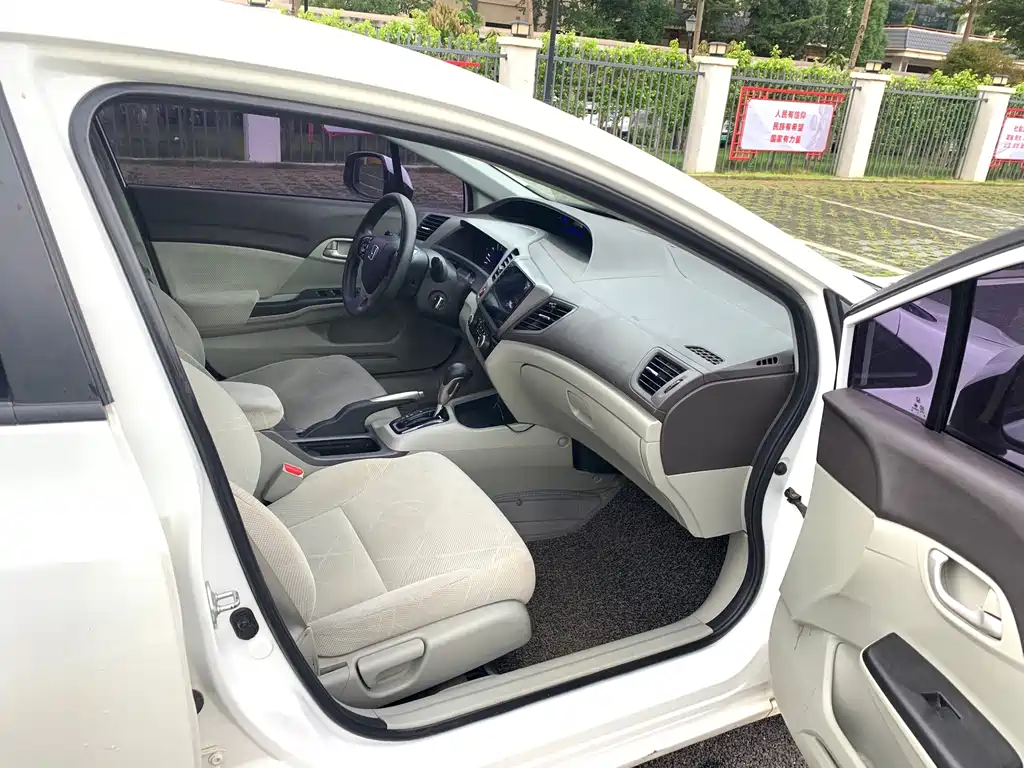 Honda Civic — миниатюра 8