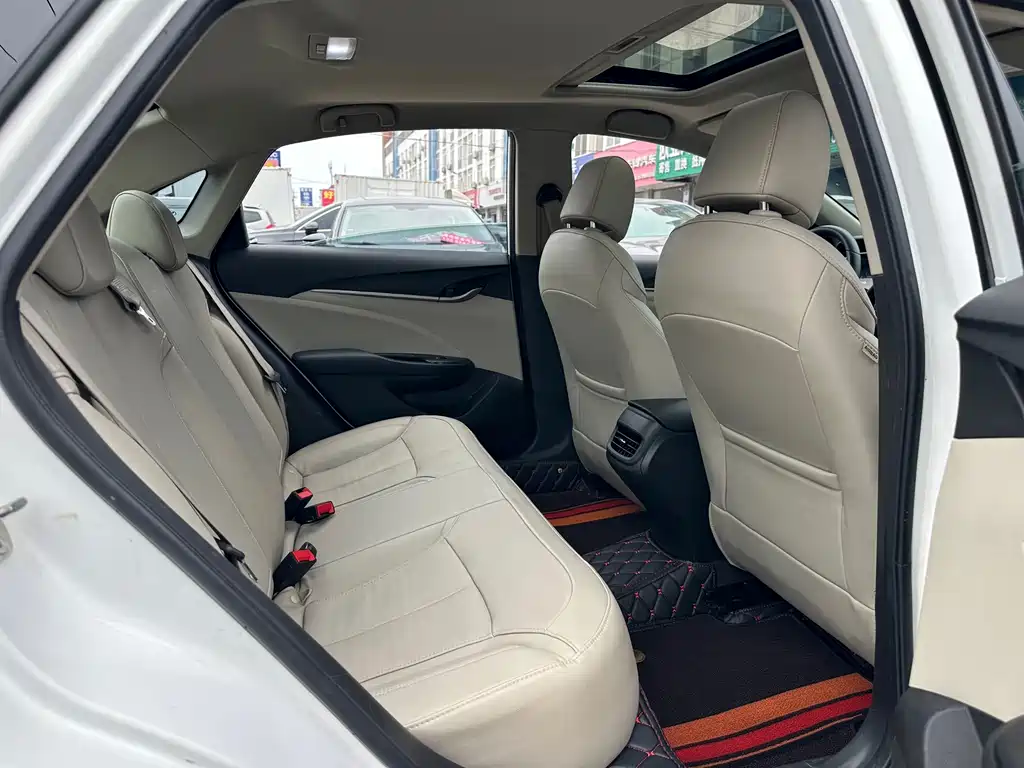 Buick Excelle — миниатюра 12