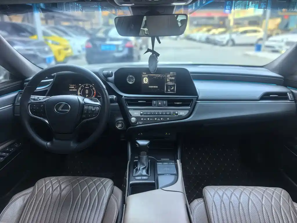 Lexus ES — миниатюра 7
