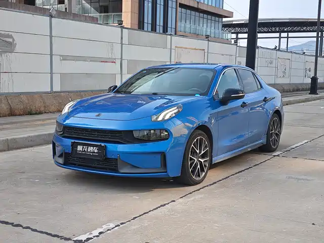 2021 Lynk & Co 03