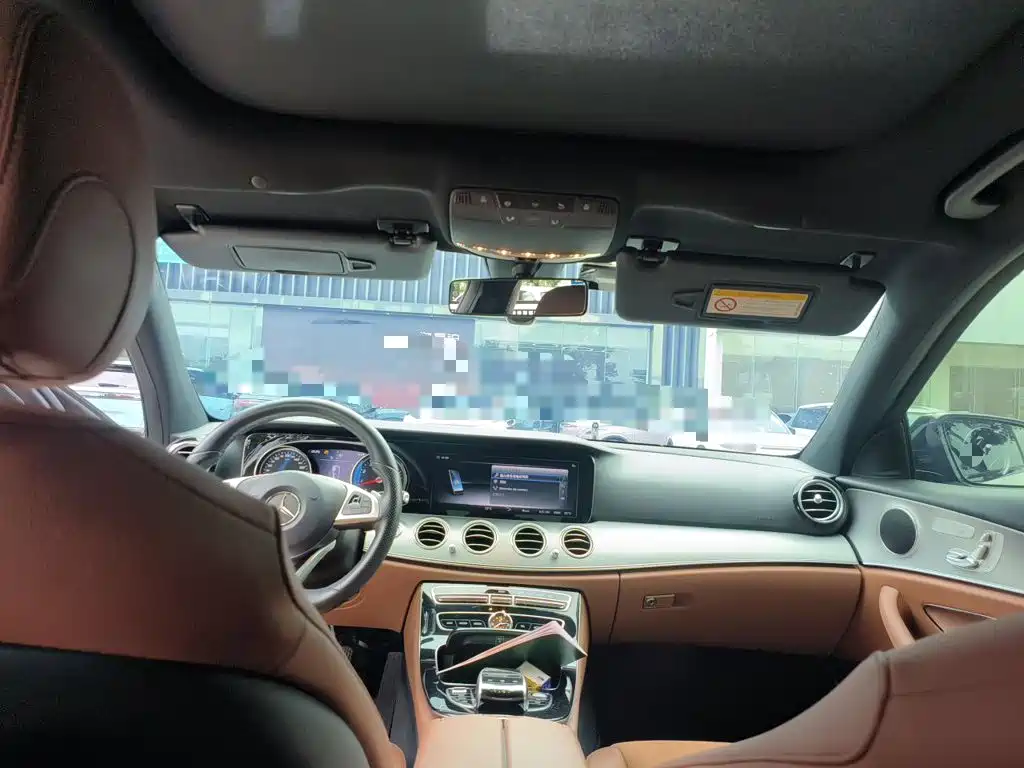 Mercedes-Benz E-Class — миниатюра 9