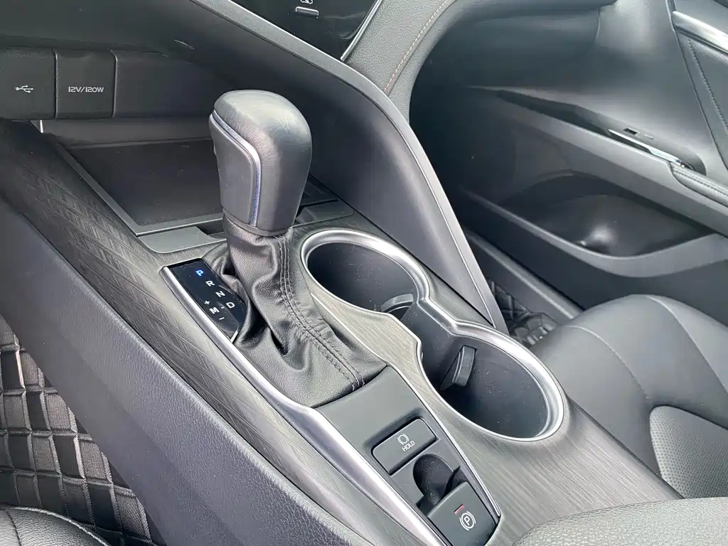 Toyota Camry — миниатюра 30