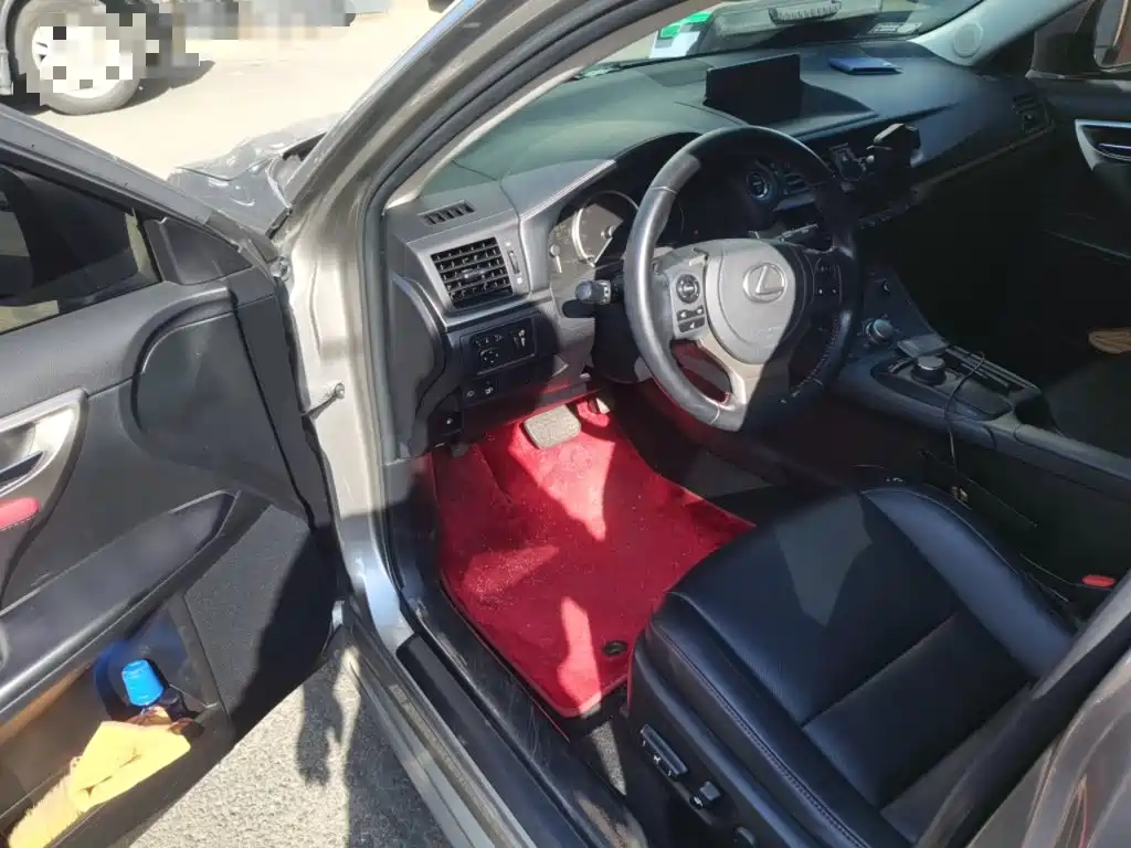 Lexus CT — миниатюра 12