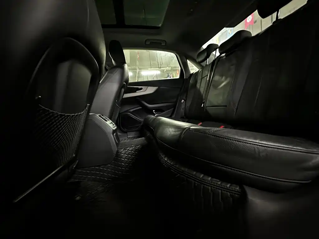 Audi A4L 2019 40 TFSI Fashion VI
