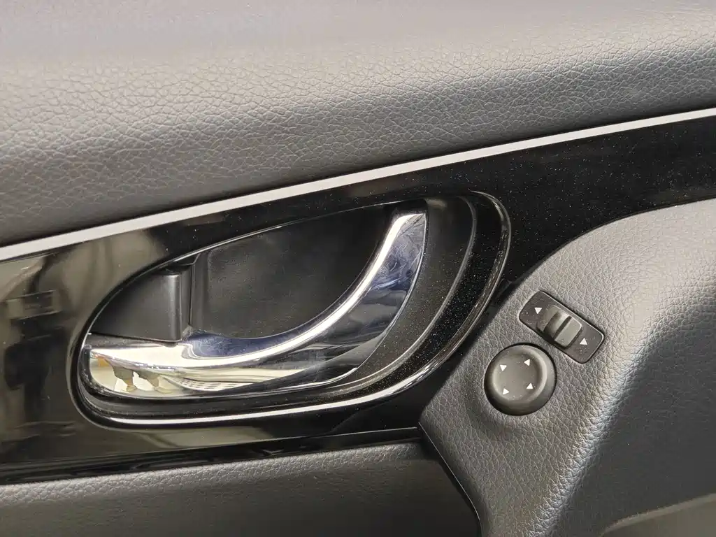 Nissan Qashqai — миниатюра 8