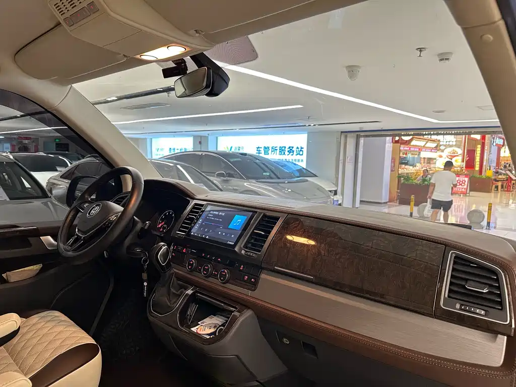 Volkswagen Caravelle — миниатюра 11