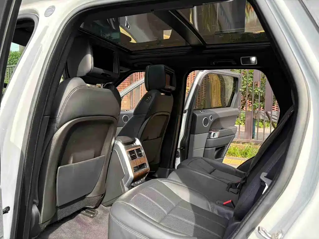 Land Rover Sport PHEV — миниатюра 11