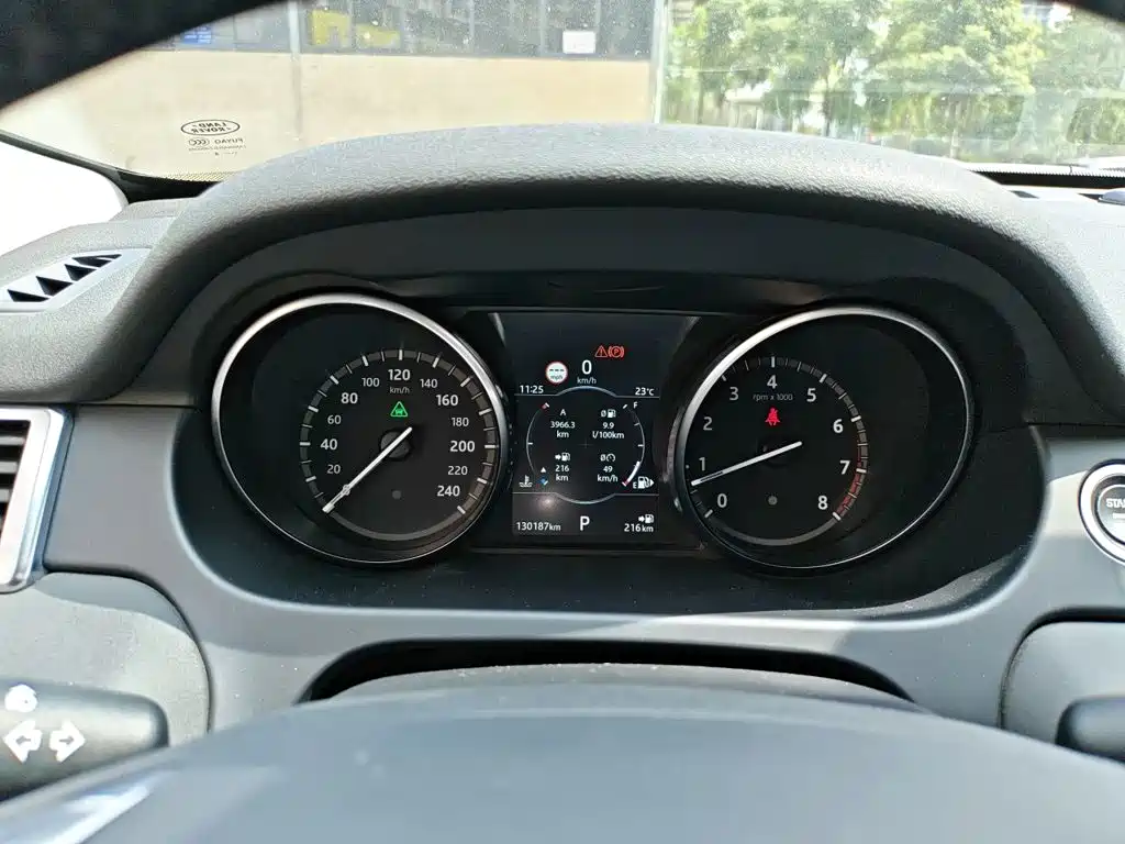 Land Rover Discovery Sport — миниатюра 12
