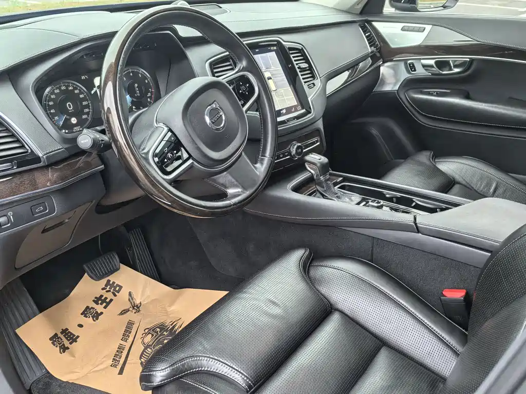 Volvo XC90 — миниатюра 8
