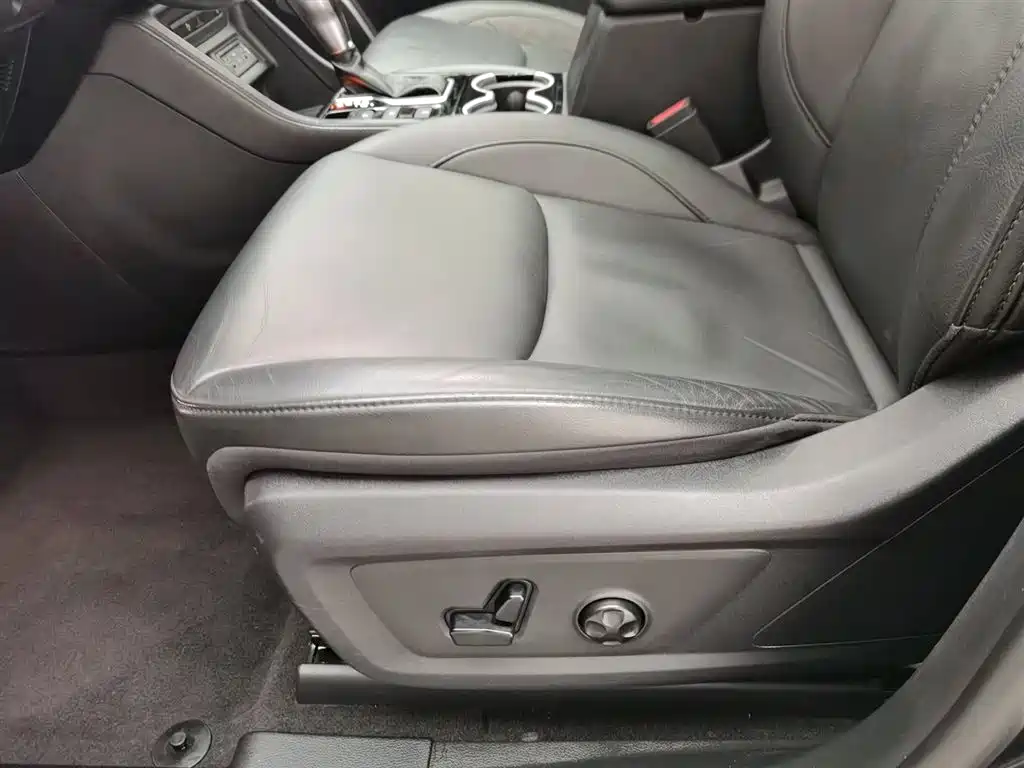 Jeep Commander — миниатюра 20