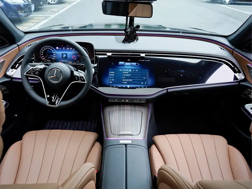 Mercedes-Benz E-Class — миниатюра 16