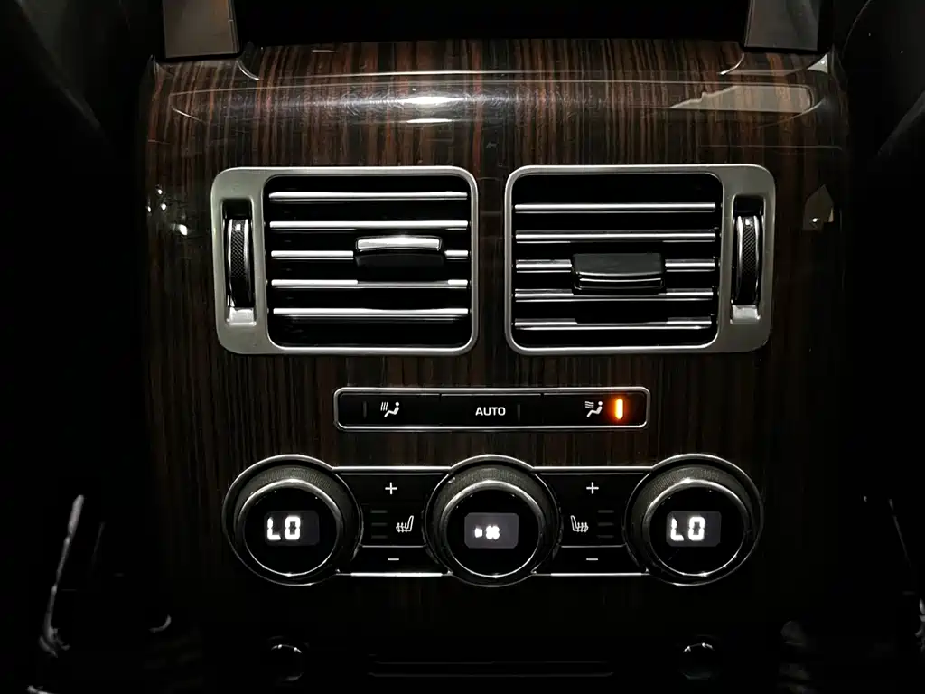 Land Rover Range Rover — миниатюра 24