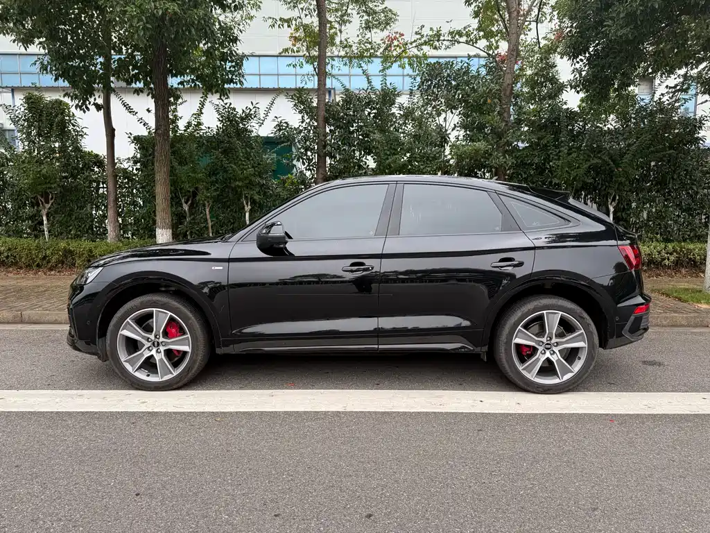 Audi Q5L Sportback — миниатюра 9
