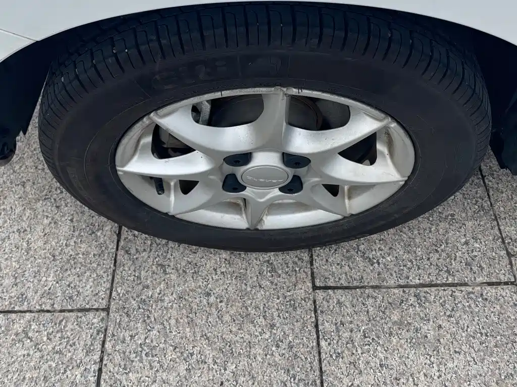 Roewe Clever — миниатюра 7