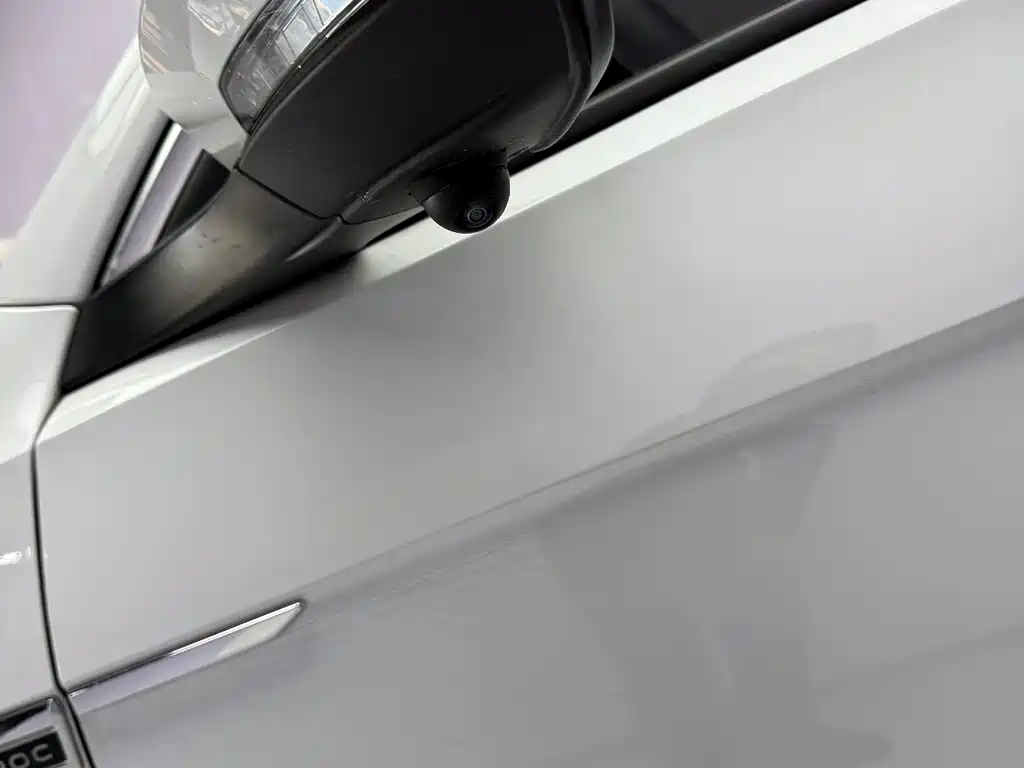 VOLKSWAGEN T ROC EXPLORING SONGS