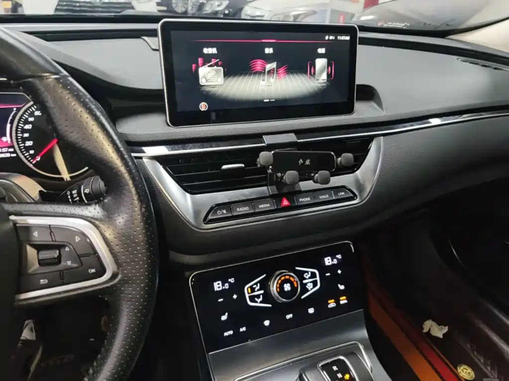 Hongqi Hongqi H5 — миниатюра 13