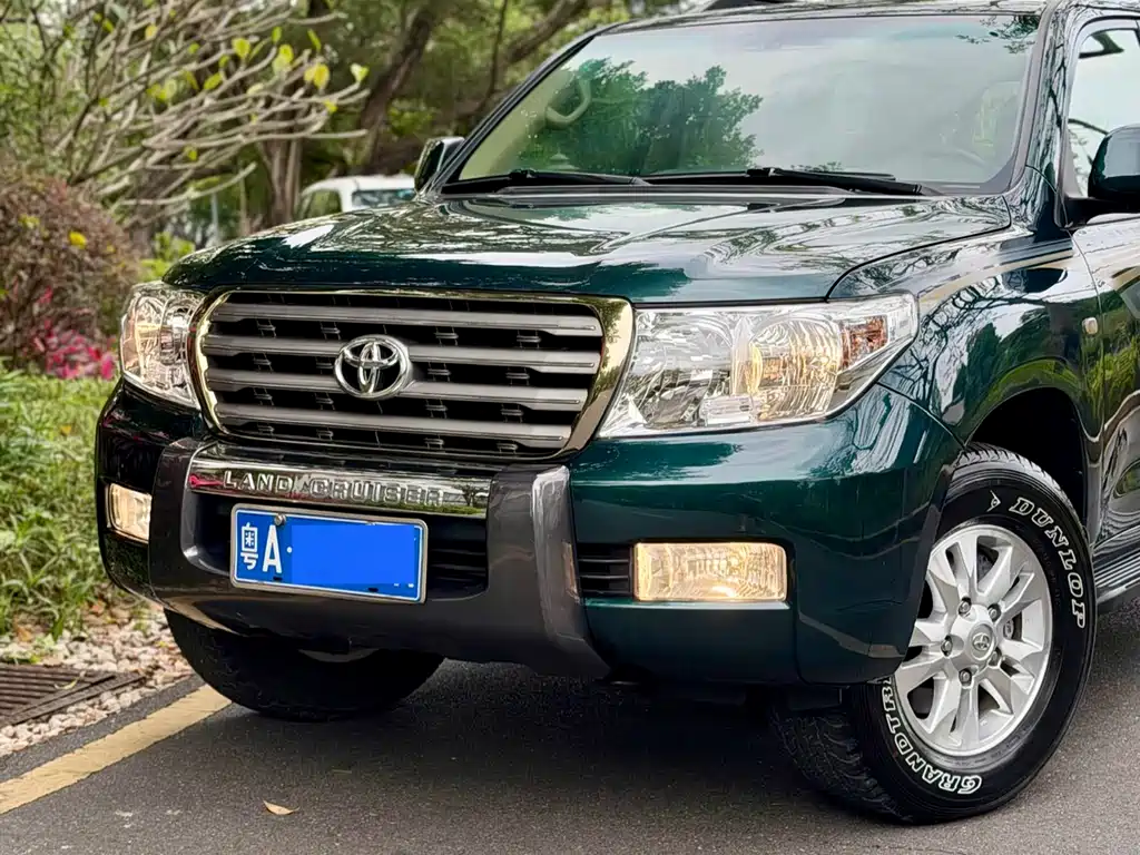 Toyota Land Cruiser 2010 4.0L AT VX