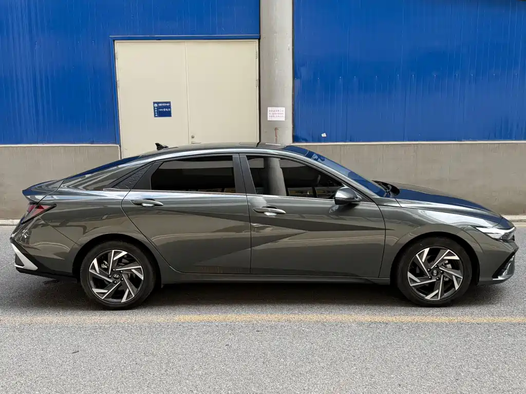 Hyundai Elantra — миниатюра 7