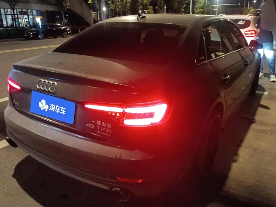 Audi A4L 2018 30 45 TFSI quattro Sport