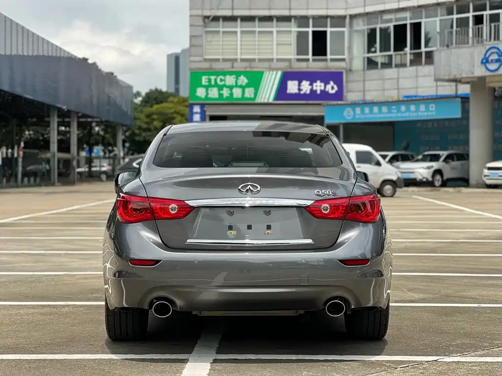 Infiniti Q50 2014 3.7L Luxury Sport