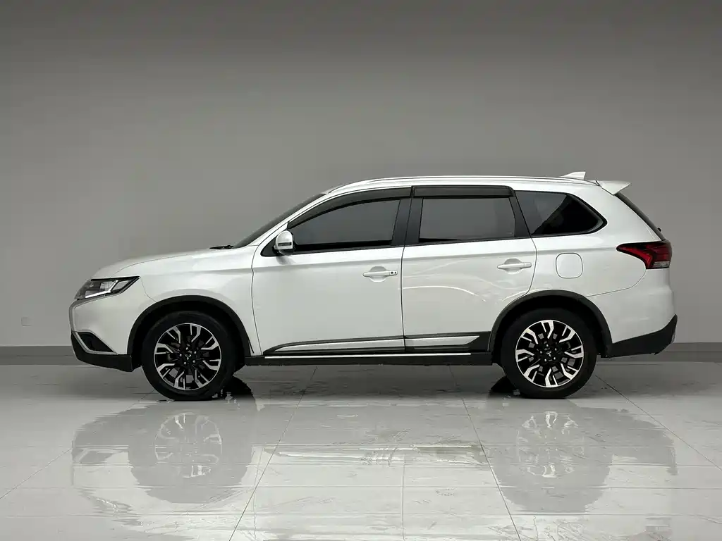 Mitsubishi Outlander 2019 2.0L Enjoy 5 мест VI