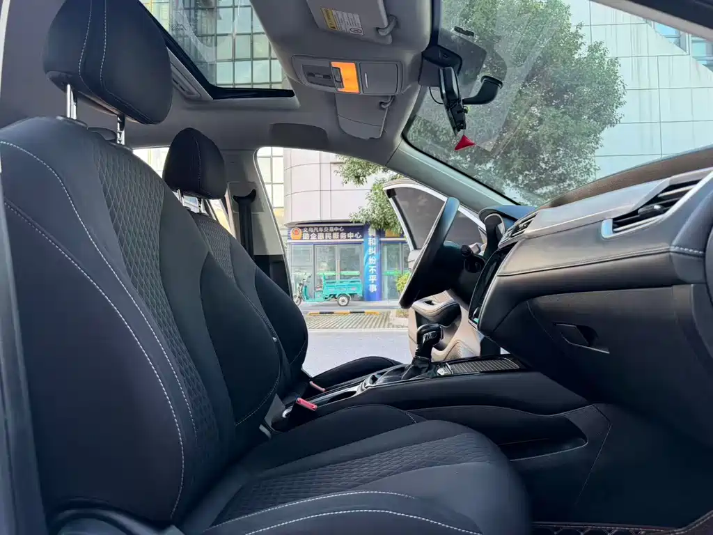 Roewe i5 — миниатюра 13