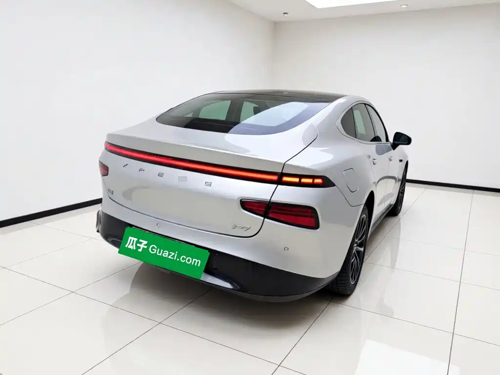 XPeng P7 — миниатюра 6