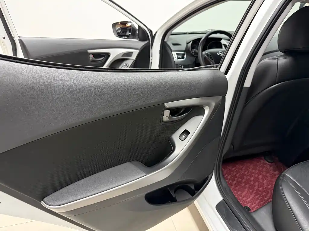 Hyundai Elantra Langdong — миниатюра 10